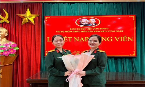 Chi bộ Phòng Khảo thí và đảm bảo chất lượng giáo dục – đào tạo, đảng bộ Học viện Quốc phòng tổ chức lễ kết nạp đảng viên mới
